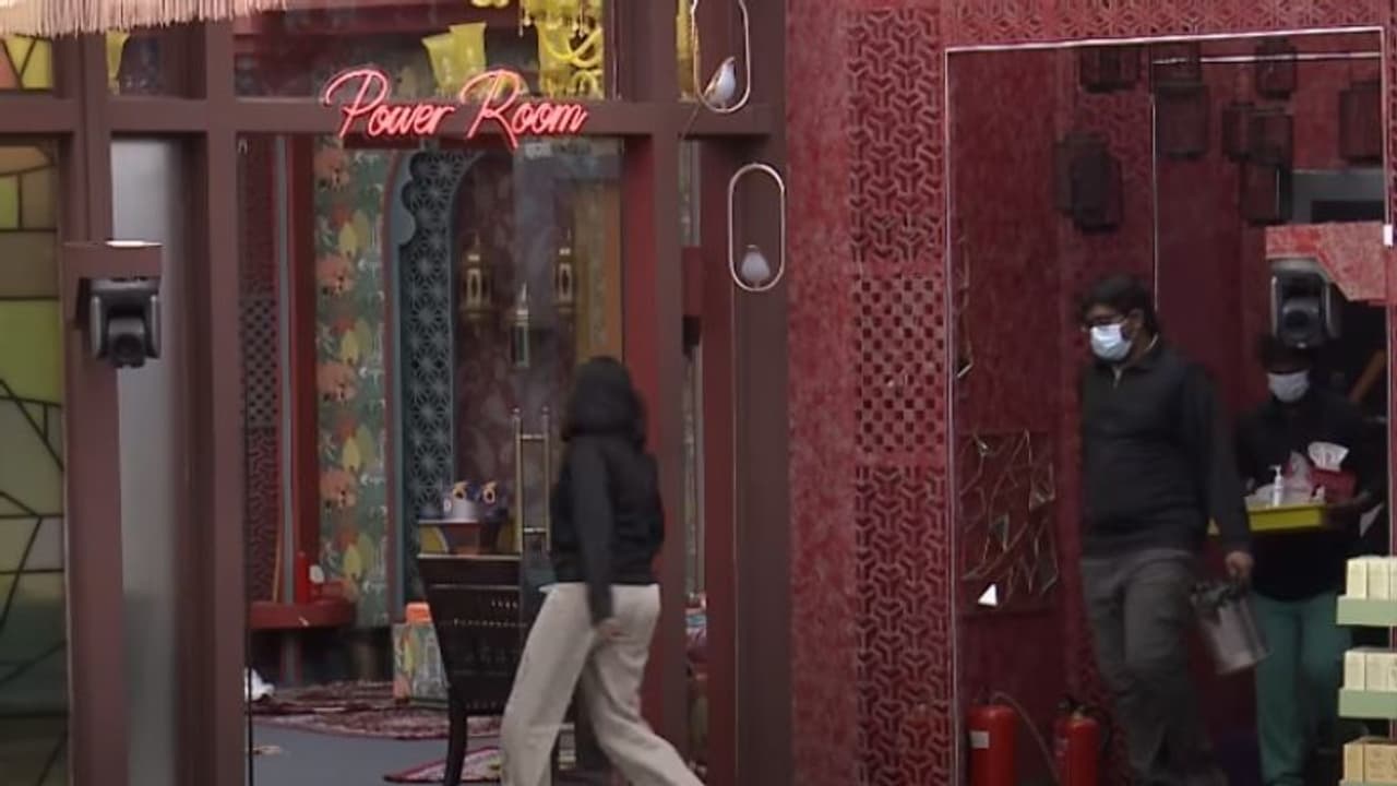 ബിഗ് ബോസില്‍ നിന്ന് ഒരാള്‍ കൂടി ചികിത്സയ്ക്കായി പുറത്തേക്ക്? വീഡിയോ