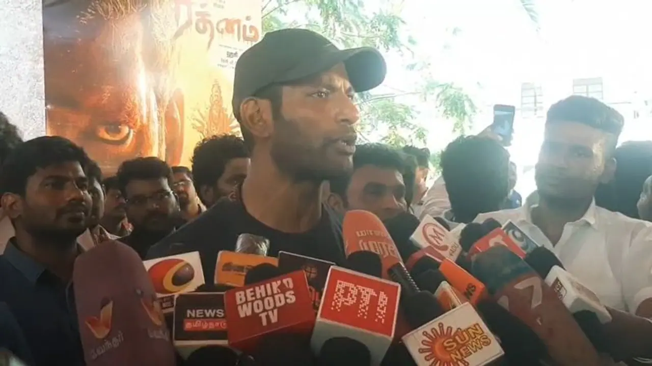 Vishal: நான் அரசியலுக்கு வராமல் பார்த்துக்கொள்ளுங்கள்; அரசியல் கட்சிகளுக்கு விஷால் கொடுத்த மெசேஜ் Vishal: நான் அரசியலுக்கு வராமல் பார்த்துக்கொள்ளுங்கள்; அரசியல் கட்சிகளுக்கு விஷால் கொடுத்த மெசேஜ்