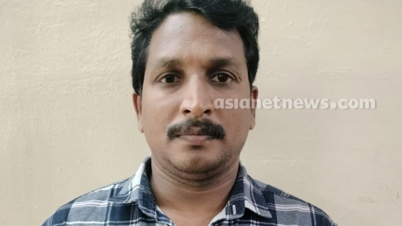 എറണാകുളത്ത് ബാലികയെ പീഡിപ്പിച്ച കളരി പരിശീലകന് 64 വർഷം തടവ് ശിക്ഷ; 2.85 ലക്ഷം പിഴയടക്കണം എറണാകുളത്ത് ബാലികയെ പീഡിപ്പിച്ച കളരി പരിശീലകന് 64 വർഷം തടവ് ശിക്ഷ; 2.85 ലക്ഷം പിഴയടക്കണം