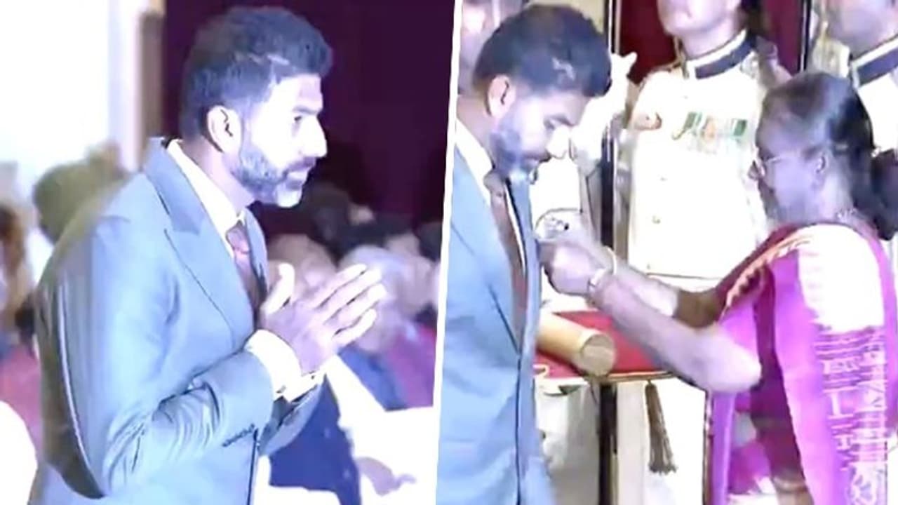 World No.1 men's doubles Rohan Bopanna conferred with Padma Shri in glittering ceremony (WATCH) World No.1 men's doubles Rohan Bopanna conferred with Padma Shri in glittering ceremony (WATCH)