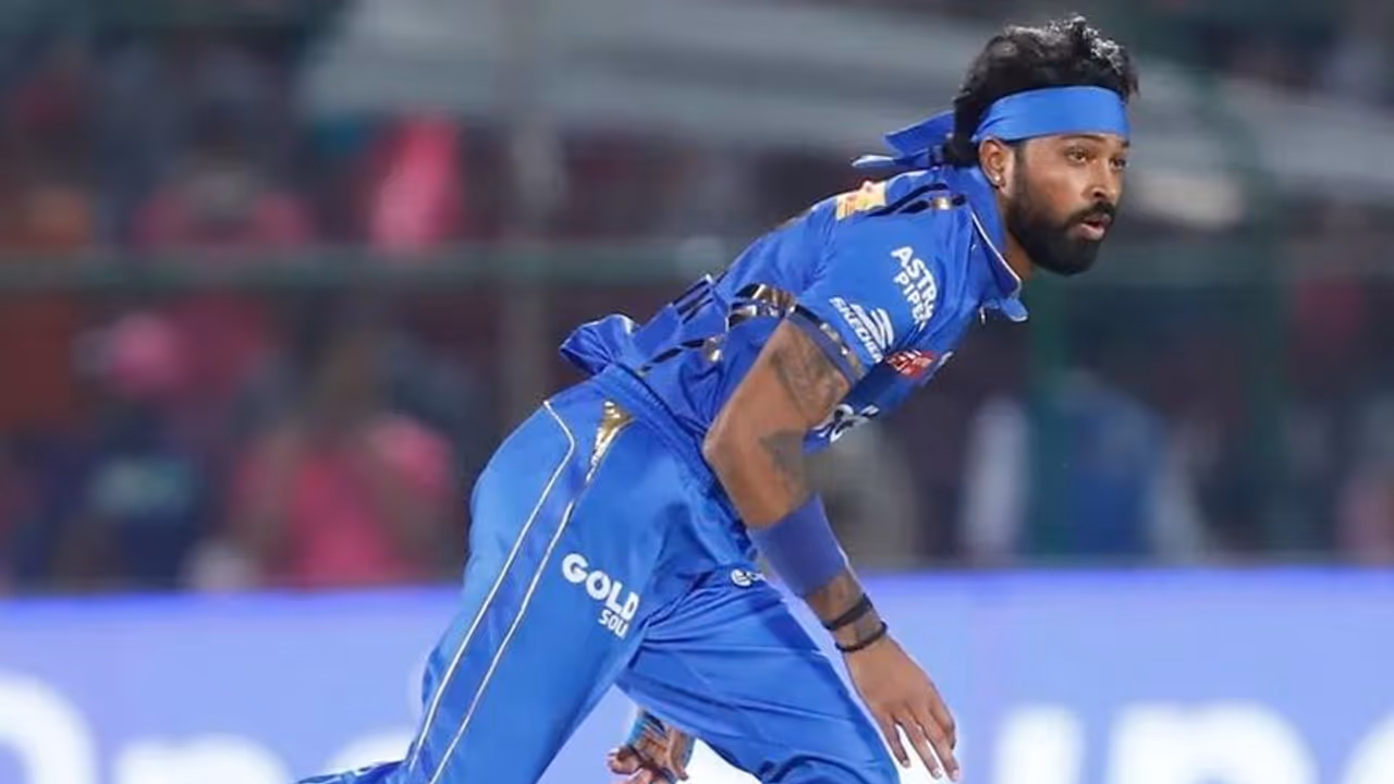 IPL 2024: Mumbai Indians' skipper Hardik Pandya meets two young superfans ahead of DC clash (WATCH) IPL 2024: Mumbai Indians' skipper Hardik Pandya meets two young superfans ahead of DC clash (WATCH)