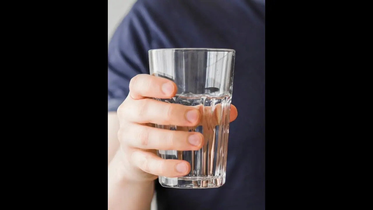 ವೈಟ್ ಲಾಸ್ ಮಾಡ್ಕೊಳ್ಳೋಕೆ ದಿನಕ್ಕೆ ಎಷ್ಟು ಲೋಟ ನೀರು ಕುಡೀಬೇಕು? ವೈಟ್ ಲಾಸ್ ಮಾಡ್ಕೊಳ್ಳೋಕೆ ದಿನಕ್ಕೆ ಎಷ್ಟು ಲೋಟ ನೀರು ಕುಡೀಬೇಕು?