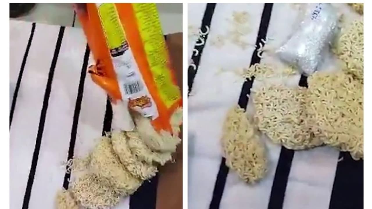 എയർപോർട്ടിലെത്തിയ യാത്രക്കാരനെ സംശയം; ട്രോളി ബാഗിലെ ന്യൂഡിൽസിൽ അസ്വഭാവികത, പൊട്ടിച്ച് നോക്കിയപ്പോൾ തെറ്റിയില്ല എയർപോർട്ടിലെത്തിയ യാത്രക്കാരനെ സംശയം; ട്രോളി ബാഗിലെ ന്യൂഡിൽസിൽ അസ്വഭാവികത, പൊട്ടിച്ച് നോക്കിയപ്പോൾ തെറ്റിയില്ല