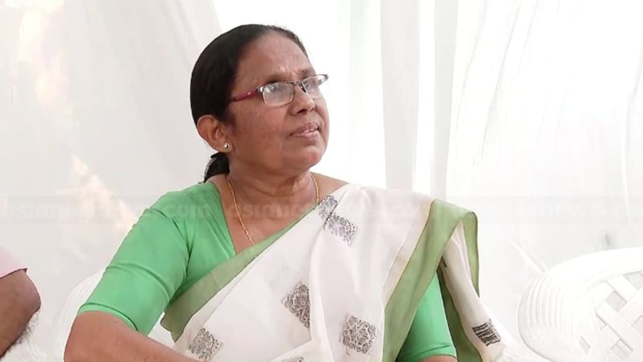 അധിക്ഷേപിച്ചതിന്റെ തെളിവുകൾ പൊതുമധ്യത്തിലുണ്ട്, എന്തിനാണ് താൻ മാപ്പ് പറയേണ്ടത്? ഷാഫിയോട് കെകെ ശൈലജ