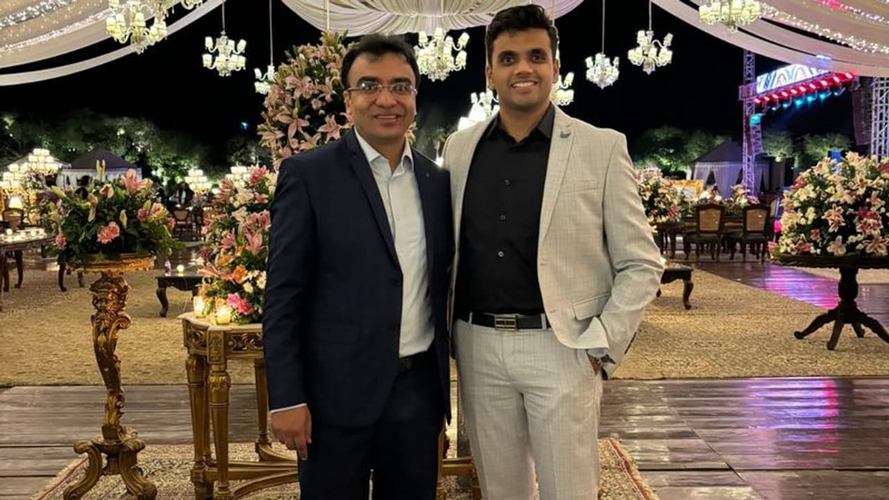 IPS officer reunites with flatmate who failed to crack UPSC exam, shares his story 