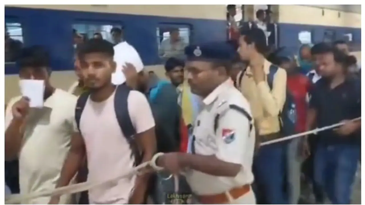 ടിക്കറ്റില്ലാതെ യാത്ര; എസി കോച്ചിൽ നിന്നും അറസ്റ്റ് ചെയ്തത് 21 പേരെ 