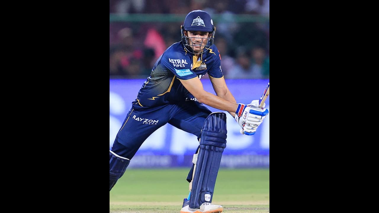 പവർപ്ലേയില് 23 3, നാണക്കേടിന്റെ പടുകുഴിയില് ഗുജറാത്ത് ടൈറ്റന്സ്; സിറാജ് ഷോയില് ആർസിബിക്ക് നേട്ടം പവർപ്ലേയില് 23 3, നാണക്കേടിന്റെ പടുകുഴിയില് ഗുജറാത്ത് ടൈറ്റന്സ്; സിറാജ് ഷോയില് ആർസിബിക്ക് നേട്ടം