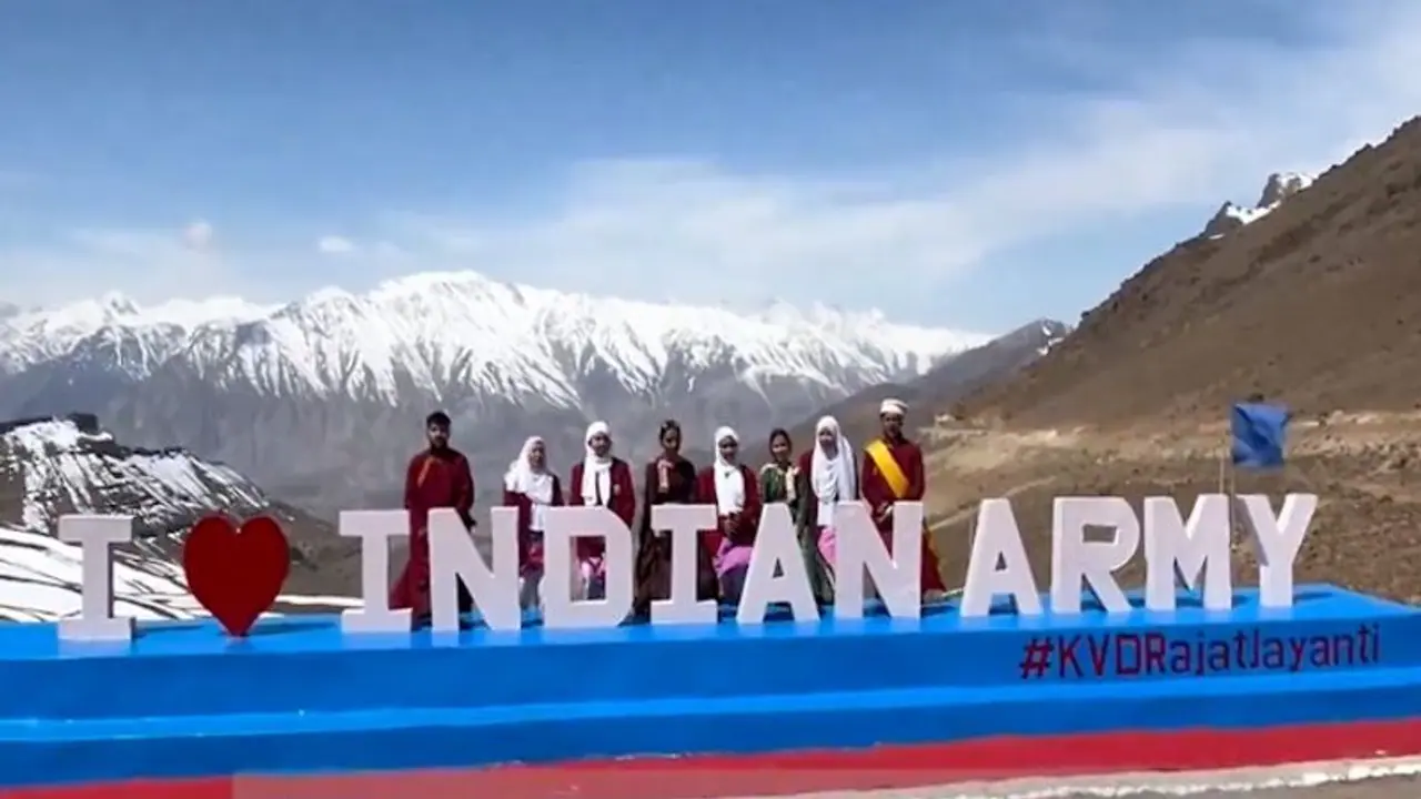 25th Anniversary of Kargil Vijay Diwas: Indian Army unveils selfie point in Ladakh's Hombotingla Pass (WATCH) 25th Anniversary of Kargil Vijay Diwas: Indian Army unveils selfie point in Ladakh's Hombotingla Pass (WATCH)
