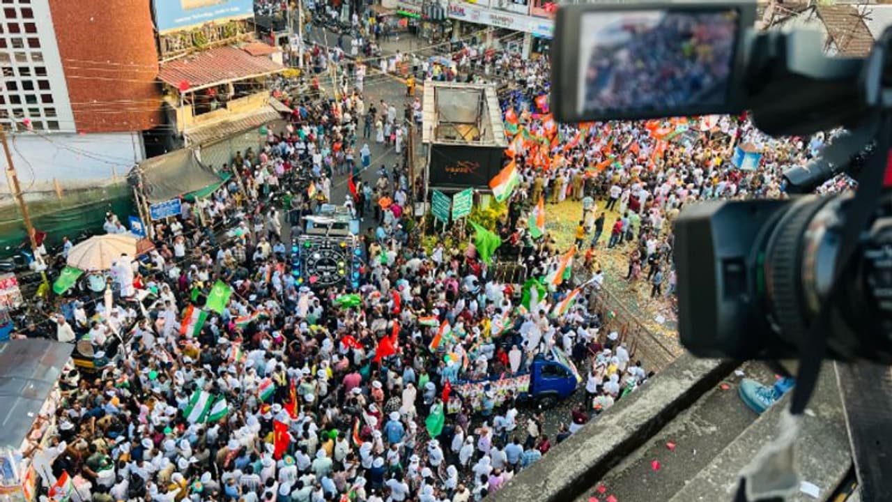 കൊടുംചൂടിനെ വെല്ലുന്ന തെരഞ്ഞെടുപ്പ് ചൂട്; കേരളത്തില് പോളിംഗ് ശതമാനം കൂടുമോ കുറയുമോ? കൊടുംചൂടിനെ വെല്ലുന്ന തെരഞ്ഞെടുപ്പ് ചൂട്; കേരളത്തില് പോളിംഗ് ശതമാനം കൂടുമോ കുറയുമോ?