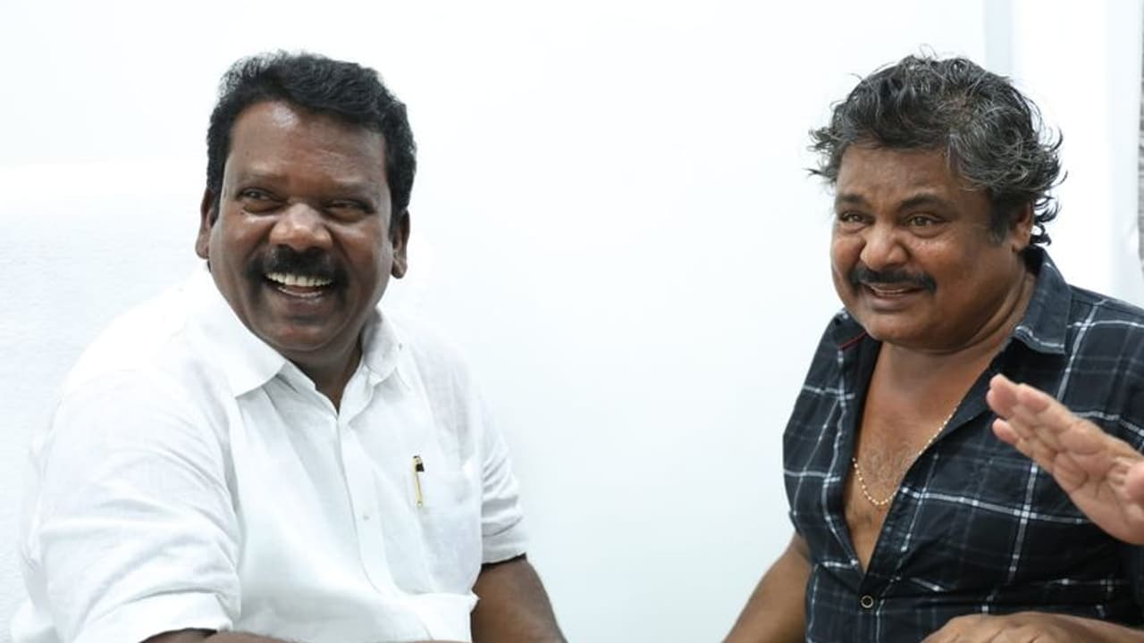 കോൺഗ്രസ് ഓഫീസിലെത്തി മൺസൂർ അലിഖാൻ അപേക്ഷ നൽകി, ആവശ്യം 'കോൺഗ്രസിലെടുക്കണം'