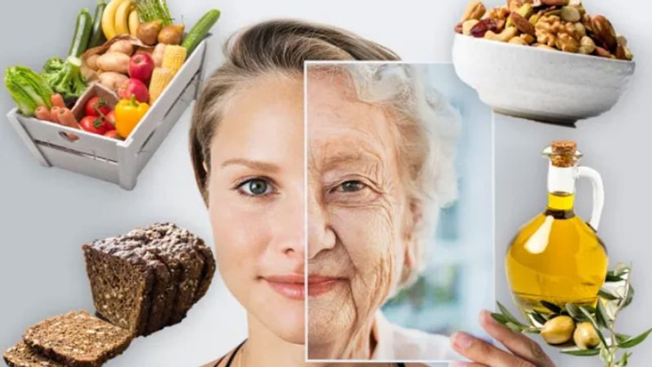 മുഖത്ത് പ്രായക്കൂടുതല് തോന്നിക്കാതിരിക്കാന് കഴിക്കാം ഈ പത്ത് ഭക്ഷണങ്ങൾ... മുഖത്ത് പ്രായക്കൂടുതല് തോന്നിക്കാതിരിക്കാന് കഴിക്കാം ഈ പത്ത് ഭക്ഷണങ്ങൾ...