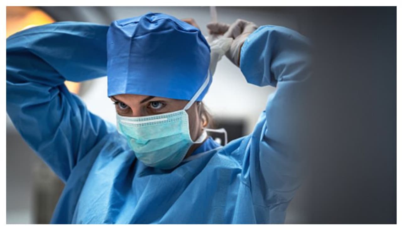 ചികിത്സിക്കുന്നത് വനിതാ ഡോക്ടർമാരാണോ, എങ്കിൽ മരണനിരക്ക് കുറയുമെന്ന് പഠനം ചികിത്സിക്കുന്നത് വനിതാ ഡോക്ടർമാരാണോ, എങ്കിൽ മരണനിരക്ക് കുറയുമെന്ന് പഠനം