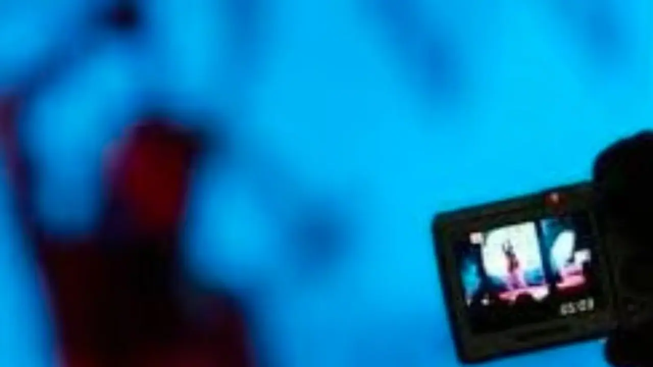 ಬೆಂಗಳೂರು: ಖಾಸಗಿ ವಿಡಿಯೋ ತೋರಿಸಿ ಮಾಜಿ ಸೈನಿಕನ ಪತ್ನಿಯ ಸುಲಿಗೆ!