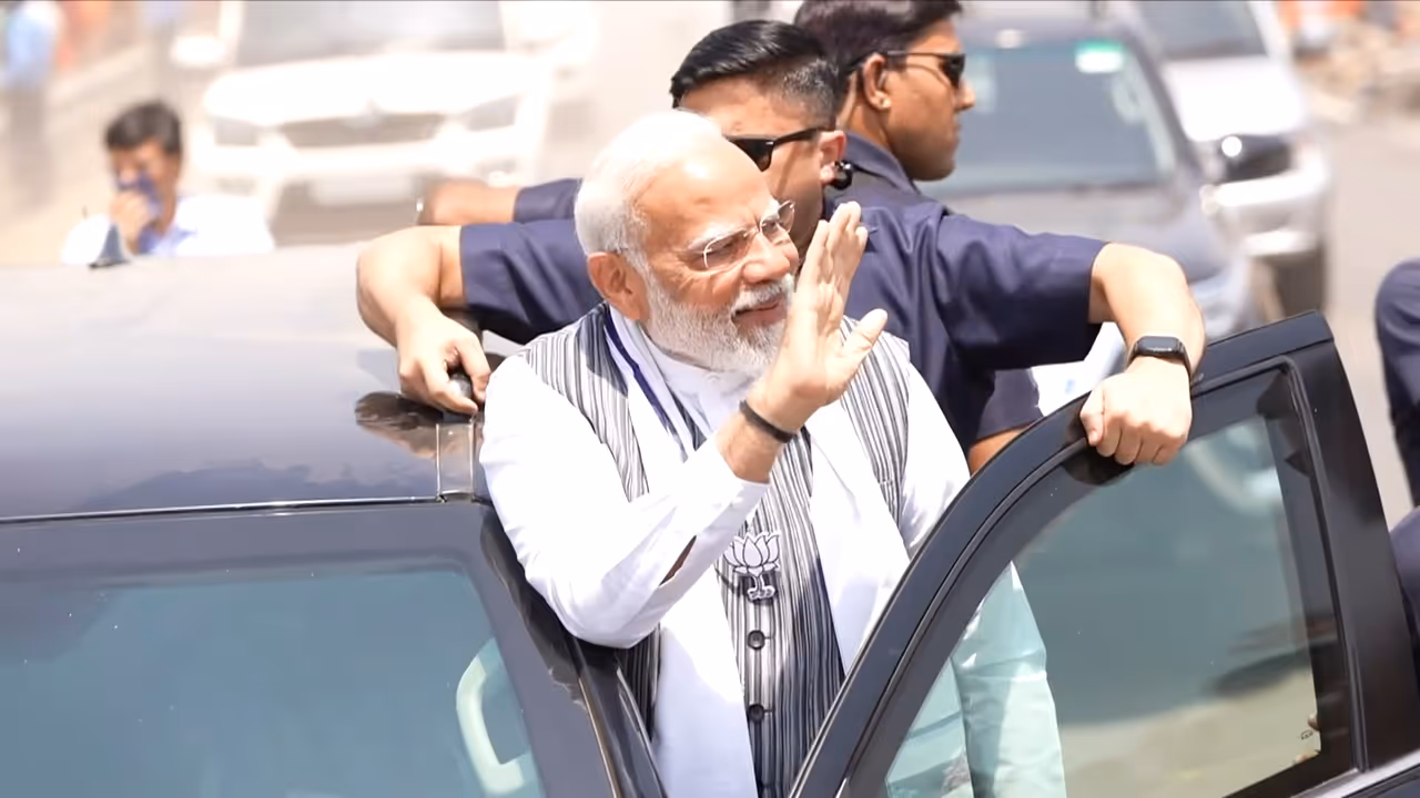 నేడు వేములవాడకు ప్రధాని మోడీ .. స్వామివారికి ప్రత్యేక పూజలు.. తొలి ప్రధానిగా రికార్డ్ నేడు వేములవాడకు ప్రధాని మోడీ .. స్వామివారికి ప్రత్యేక పూజలు.. తొలి ప్రధానిగా రికార్డ్