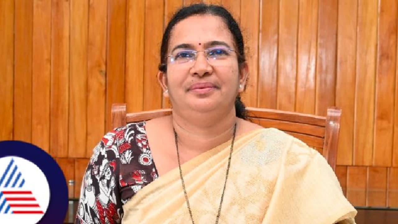 ರಾಜೀವನಗರದಲ್ಲಿ ನಕಲಿ ಮತದಾನ ಆರೋಪ; ಉಡುಪಿ ಜಿಲ್ಲಾಧಿಕಾರಿ ಹೇಳಿದ್ದೇನು? ರಾಜೀವನಗರದಲ್ಲಿ ನಕಲಿ ಮತದಾನ ಆರೋಪ; ಉಡುಪಿ ಜಿಲ್ಲಾಧಿಕಾರಿ ಹೇಳಿದ್ದೇನು?