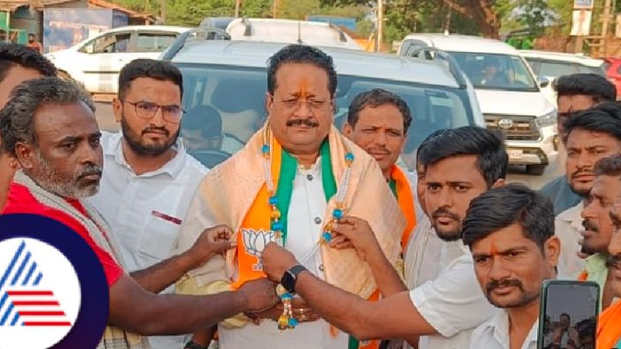 ರಾಹುಲ್ ಗಾಂಧಿ ಬುದ್ಧಿ ಮೆದುಳಲ್ಲಿಲ್ಲ, ತೊಡೆಯಲ್ಲಿದೆ ಇಂಥವನಿಗೆ ದೇಶ ಕೊಡ್ತೀರಾ? ಯತ್ನಾಳ್ ವಾಗ್ದಾಳಿ ರಾಹುಲ್ ಗಾಂಧಿ ಬುದ್ಧಿ ಮೆದುಳಲ್ಲಿಲ್ಲ, ತೊಡೆಯಲ್ಲಿದೆ ಇಂಥವನಿಗೆ ದೇಶ ಕೊಡ್ತೀರಾ? ಯತ್ನಾಳ್ ವಾಗ್ದಾಳಿ