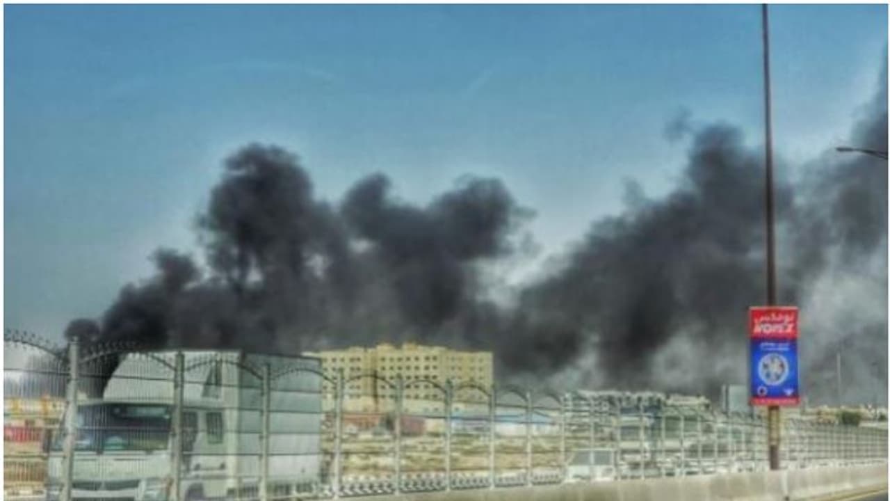 ഷാർജ വ്യാവസായിക മേഖലയിൽ വൻ തീപിടിത്തം ഷാർജ വ്യാവസായിക മേഖലയിൽ വൻ തീപിടിത്തം