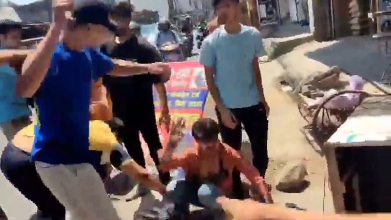 Viral video: Haldwani mobile shop owner thrashed for harassing, threatening woman customer, sparks outrage Viral video: Haldwani mobile shop owner thrashed for harassing, threatening woman customer, sparks outrage