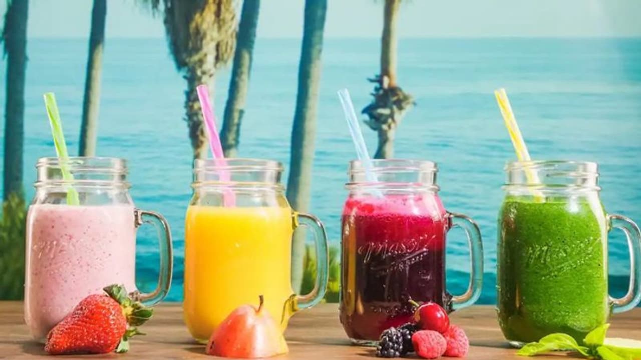 പൊള്ളും ചൂടില് ഉള്ള് തണുപ്പിക്കാന് കുടിക്കാം ഈ പാനീയങ്ങള്... പൊള്ളും ചൂടില് ഉള്ള് തണുപ്പിക്കാന് കുടിക്കാം ഈ പാനീയങ്ങള്...