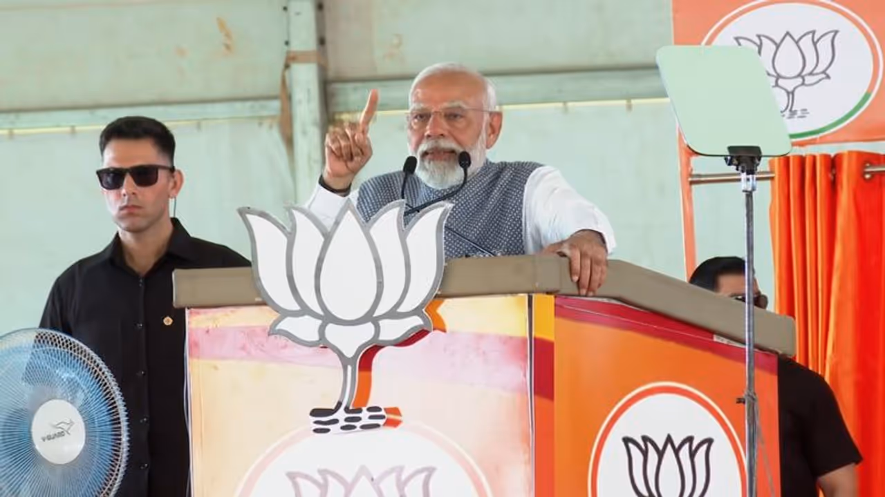 ರಾಜ್ಯದಲ್ಲಿ ಕಾಂಗ್ರೆಸ್ ಬಂದ ಮೇಲೆ ಕ್ರೈಂ ಹೆಚ್ಚಿದೆ, ಬಾಂಬ್ ಬ್ಲಾಸ್ಟ್ ಪ್ರಸ್ತಾಪಿಸಿ ಮೋದಿ ವಾಗ್ದಾಳಿ ರಾಜ್ಯದಲ್ಲಿ ಕಾಂಗ್ರೆಸ್ ಬಂದ ಮೇಲೆ ಕ್ರೈಂ ಹೆಚ್ಚಿದೆ, ಬಾಂಬ್ ಬ್ಲಾಸ್ಟ್ ಪ್ರಸ್ತಾಪಿಸಿ ಮೋದಿ ವಾಗ್ದಾಳಿ