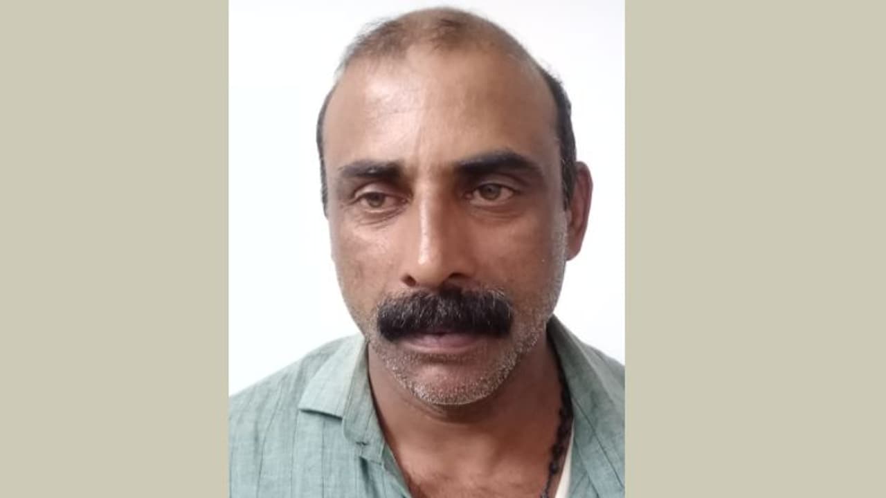 പ്രായപൂര്ത്തിയാകാത്ത കുട്ടിക്ക് നേരെ ലൈംഗികാതിക്രമം; 51 കാരൻ മാനന്തവാടിയിൽ അറസ്റ്റില് പ്രായപൂര്ത്തിയാകാത്ത കുട്ടിക്ക് നേരെ ലൈംഗികാതിക്രമം; 51 കാരൻ മാനന്തവാടിയിൽ അറസ്റ്റില്