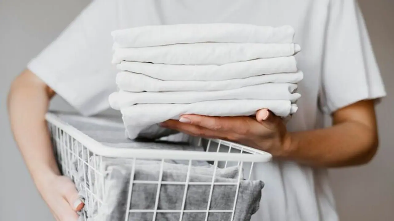 How to wash white clothes 