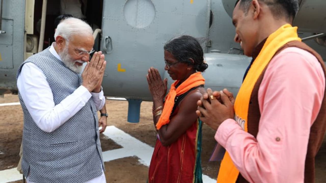 PM Modi : கர்நாடகா பயணம்.. மோகினி கவுடாவை சந்தித்து வியந்து பாராட்டிய பிரதமர் மோடி என்ன காரணம்? யார் அவர்?