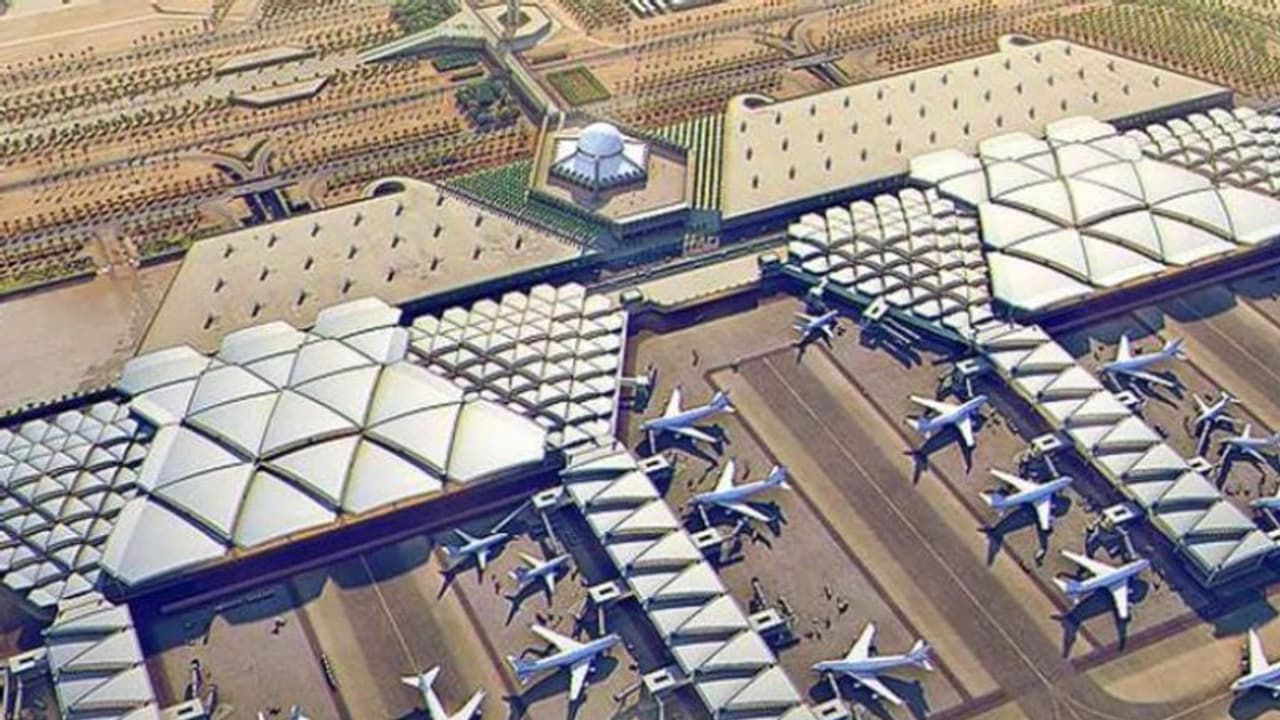 റിയാദിൽ ലാന്റിങ്ങിനിടെ വിമാനം റൺവേയിൽ നിന്ന് തെന്നിമാറി, ആർക്കും പരിക്കില്ല 