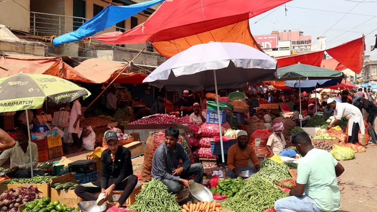 ಕೋಳಿ ಮಾಂಸಕ್ಕಿಂತಲೂ ಬೀನ್ಸ್‌ ದುಬಾರಿ: ಜನರ ನಿತ್ಯದ ಜೀವನದಲ್ಲಿ ತಳಮಳ