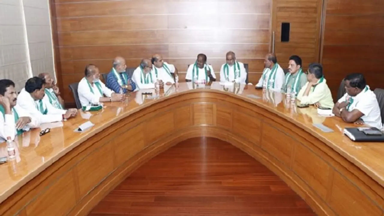 Karnataka: MP Prajwal Revanna suspended from JD(S) over sex scandal, show cause notice issued Karnataka: MP Prajwal Revanna suspended from JD(S) over sex scandal, show cause notice issued