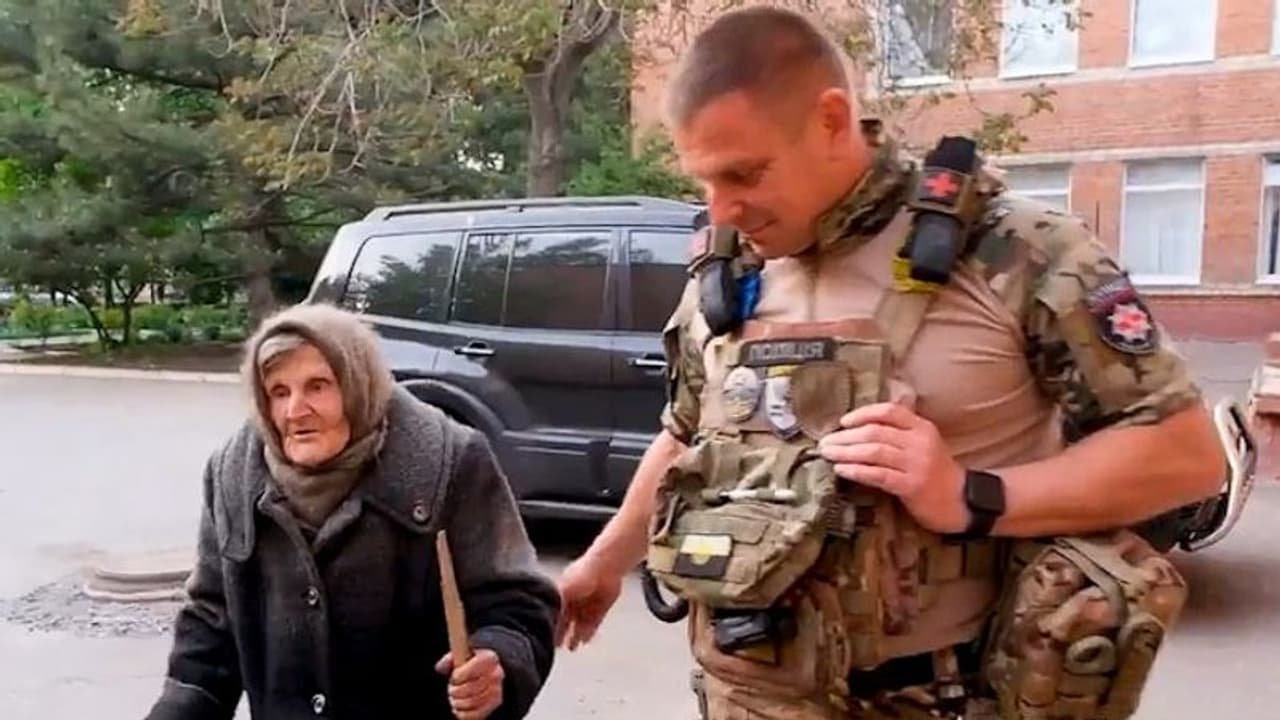 'Survived WW2, now this': 98 year old Ukrainian woman walks 10 km under shelling to escape Russians (WATCH)
