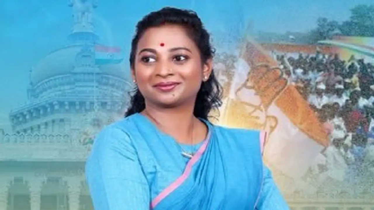 ಪ್ರಜ್ವಲ್ ರೇವಣ್ಣರನ್ನು ದೇಶದಿಂದಲೇ ಗಡಿಪಾರು ಮಾಡಿ: ಶಾಸಕಿ ನಯನಾ ಮೋಟಮ್ಮ ಪ್ರಜ್ವಲ್ ರೇವಣ್ಣರನ್ನು ದೇಶದಿಂದಲೇ ಗಡಿಪಾರು ಮಾಡಿ: ಶಾಸಕಿ ನಯನಾ ಮೋಟಮ್ಮ