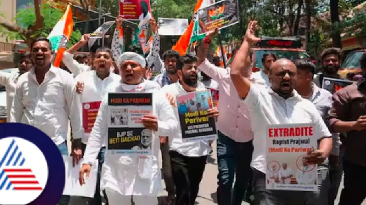 ಲೈಂಗಿಕ ಹಗರಣ ಗೊತ್ತಿದ್ದೂ, ಪ್ರಜ್ವಲ್ ಪರ ಮೋದಿ ಪ್ರಚಾರ ಮಾಡಿದ್ದೇಕೆ?: ಯುವ ಕಾಂಗ್ರೆಸ್ ಅಧ್ಯಕ್ಷ ಶ್ರೀನಿವಾಸ್ ಲೈಂಗಿಕ ಹಗರಣ ಗೊತ್ತಿದ್ದೂ, ಪ್ರಜ್ವಲ್ ಪರ ಮೋದಿ ಪ್ರಚಾರ ಮಾಡಿದ್ದೇಕೆ?: ಯುವ ಕಾಂಗ್ರೆಸ್ ಅಧ್ಯಕ್ಷ ಶ್ರೀನಿವಾಸ್