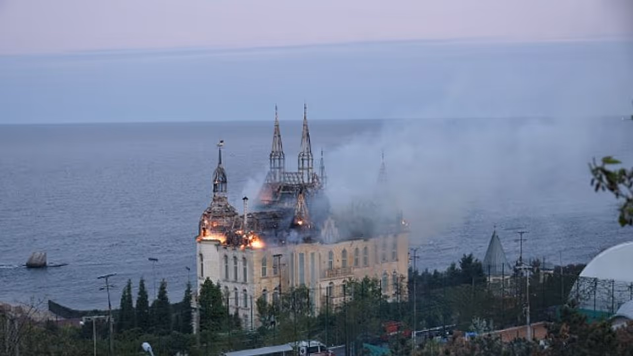 Russian missile strike devastates Ukraine's iconic 'Harry Potter castle', dramatic videos go viral (WATCH) Russian missile strike devastates Ukraine's iconic 'Harry Potter castle', dramatic videos go viral (WATCH)