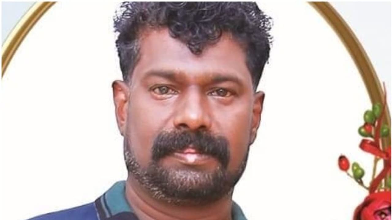 പെരുമ്പാവൂരിൽ ബാൻഡ് മേളത്തിനെത്തിയ യുവാവ് കുഴഞ്ഞുവീണ് മരിച്ചു 