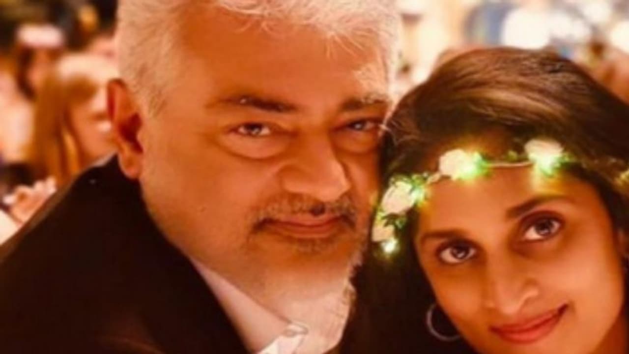 ജന്മദിനത്തില് അജിത്തിന് സമ്മാനവുമായി ശാലിനി ജന്മദിനത്തില് അജിത്തിന് സമ്മാനവുമായി ശാലിനി