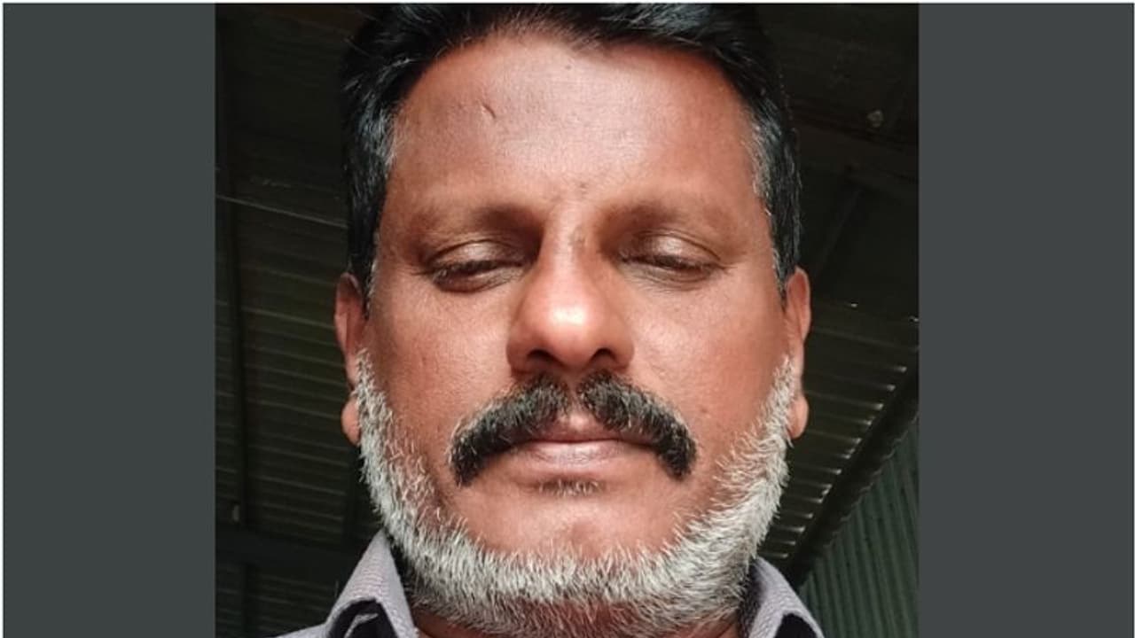 റോഡരികിലൂടെ നടന്നപ്പോൾ പാഞ്ഞെത്തിയ കാർ ഇടിച്ചുതെറുപ്പിച്ചു; കൗമാരക്കാരന്റ അശ്രദ്ധ പ്രവാസിയുടെ ജീവനെടുത്തു റോഡരികിലൂടെ നടന്നപ്പോൾ പാഞ്ഞെത്തിയ കാർ ഇടിച്ചുതെറുപ്പിച്ചു; കൗമാരക്കാരന്റ അശ്രദ്ധ പ്രവാസിയുടെ ജീവനെടുത്തു