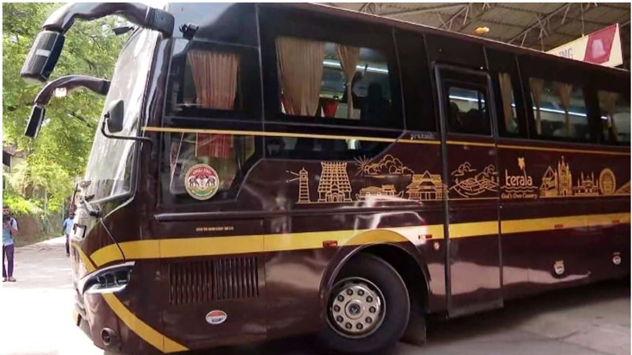 യാത്രക്കാര്ക്ക് വേണ്ടി ഓടിത്തുടങ്ങി ആധുനിക സൗകര്യങ്ങളുള്ള നവകേരള ബസ്; ഞായറാഴ്ച മുതല് ബെംഗളൂരുവിലേക്ക് യാത്രക്കാര്ക്ക് വേണ്ടി ഓടിത്തുടങ്ങി ആധുനിക സൗകര്യങ്ങളുള്ള നവകേരള ബസ്; ഞായറാഴ്ച മുതല് ബെംഗളൂരുവിലേക്ക്