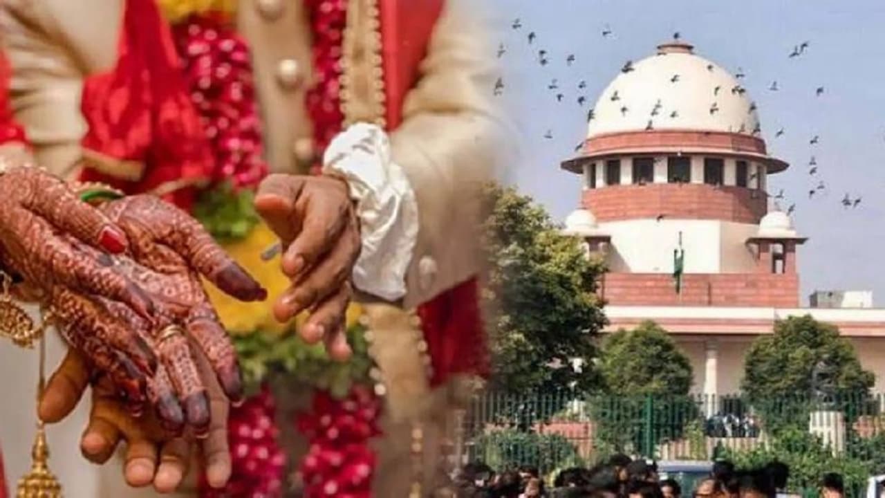 ಶಾಸ್ತ್ರೋಕ್ತವಿಲ್ಲದ ಮದುವೆ ಮದುವೆಯೇ ಅಲ್ಲ: ಸುಪ್ರೀಂಕೋರ್ಟ್ ಬಣ್ಣನೆ ಶಾಸ್ತ್ರೋಕ್ತವಿಲ್ಲದ ಮದುವೆ ಮದುವೆಯೇ ಅಲ್ಲ: ಸುಪ್ರೀಂಕೋರ್ಟ್ ಬಣ್ಣನೆ