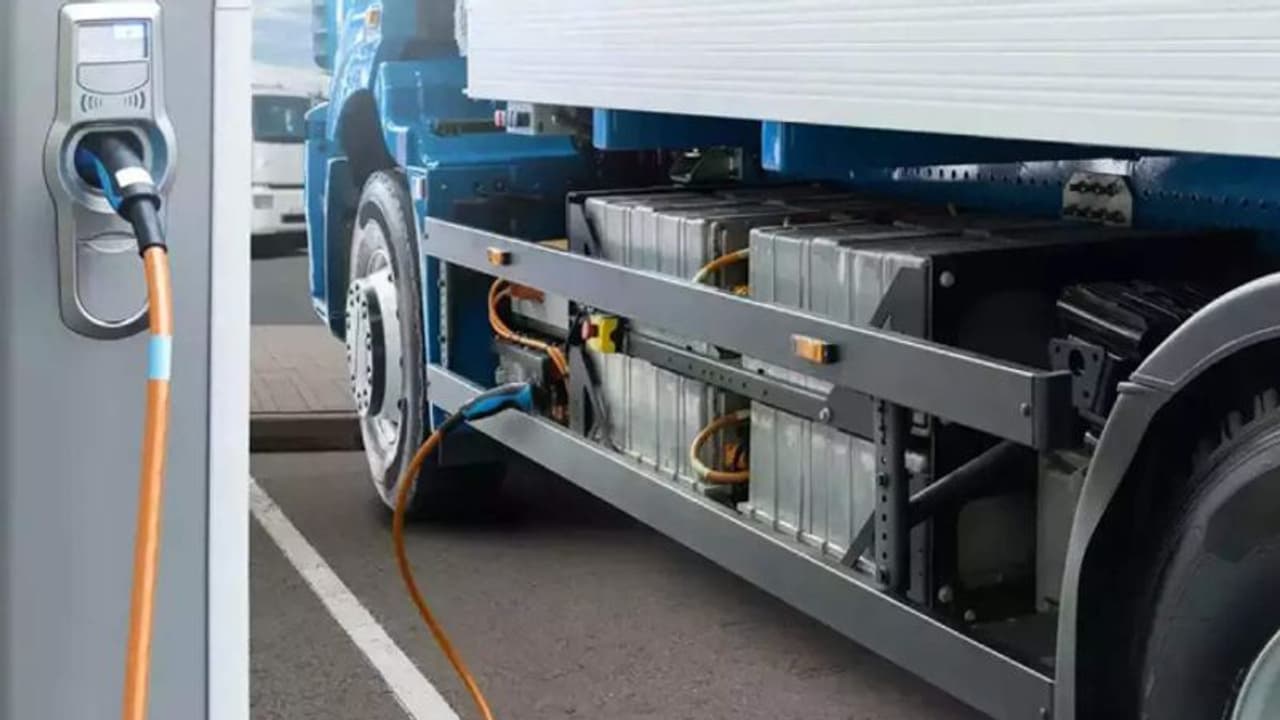 இந்தியாவில் E டிரக்குகளுக்கான EV பணிக்குழு.. புதிய முன்னெடுப்பை துவங்கிய ICCT என்ன அது? முழு விவரம்! இந்தியாவில் E டிரக்குகளுக்கான EV பணிக்குழு.. புதிய முன்னெடுப்பை துவங்கிய ICCT என்ன அது? முழு விவரம்!