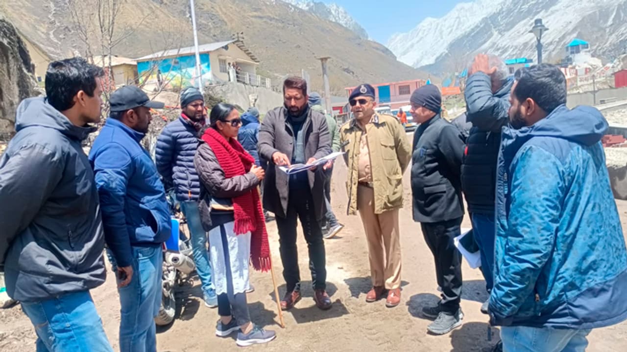 Uttarakhand Chief Secretary Radha Raturi inspect arrangements of Uttarakhand Char Dham Yatra 2024 Uttarakhand Chief Secretary Radha Raturi inspect arrangements of Uttarakhand Char Dham Yatra 2024