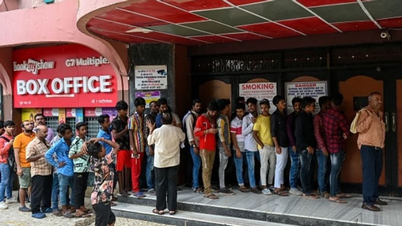 2023 ൽ ഇന്ത്യയിൽ വിറ്റത് 94 കോടി സിനിമാ ടിക്കറ്റുകൾ! തെന്നിന്ത്യന് സിനിമയിൽ വളര്ച്ച മലയാളത്തിന് മാത്രം 2023 ൽ ഇന്ത്യയിൽ വിറ്റത് 94 കോടി സിനിമാ ടിക്കറ്റുകൾ! തെന്നിന്ത്യന് സിനിമയിൽ വളര്ച്ച മലയാളത്തിന് മാത്രം