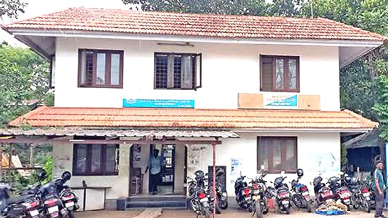 ആലപ്പുഴ ബോട്ടുജെട്ടിക്കു സമീപമുള്ള പൊലീസ് കണ്ട്രോള് റൂമിന് പൂട്ടുവീണു ആലപ്പുഴ ബോട്ടുജെട്ടിക്കു സമീപമുള്ള പൊലീസ് കണ്ട്രോള് റൂമിന് പൂട്ടുവീണു