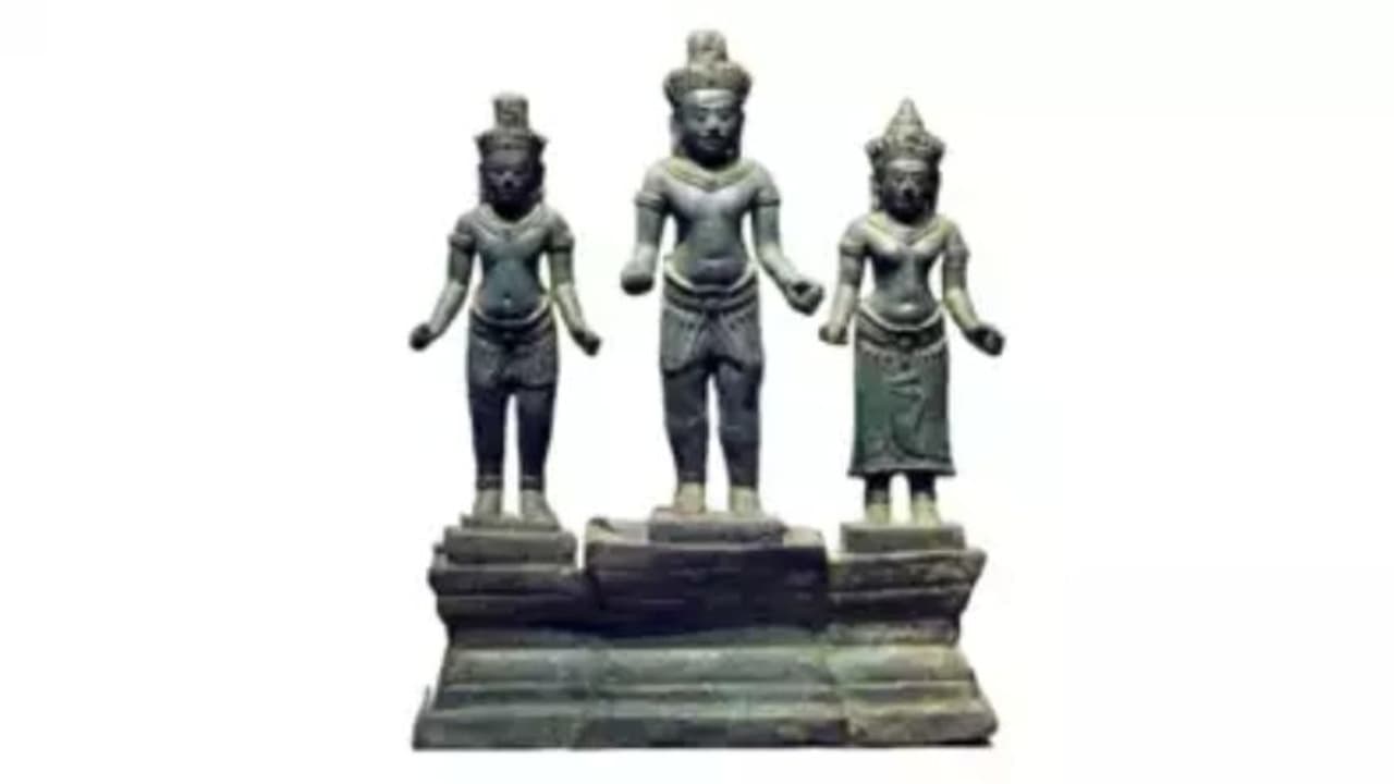 25 കോടിയുടെ മൂല്യം, നൂറ്റാണ്ടുകൾ പഴക്കം, ശിവ വി​ഗ്രഹമടക്കം ഇന്ത്യക്കാരൻ മോഷ്ടിച്ച പുരാവസ്തുക്കൾ കൈമാറി യുഎസ്