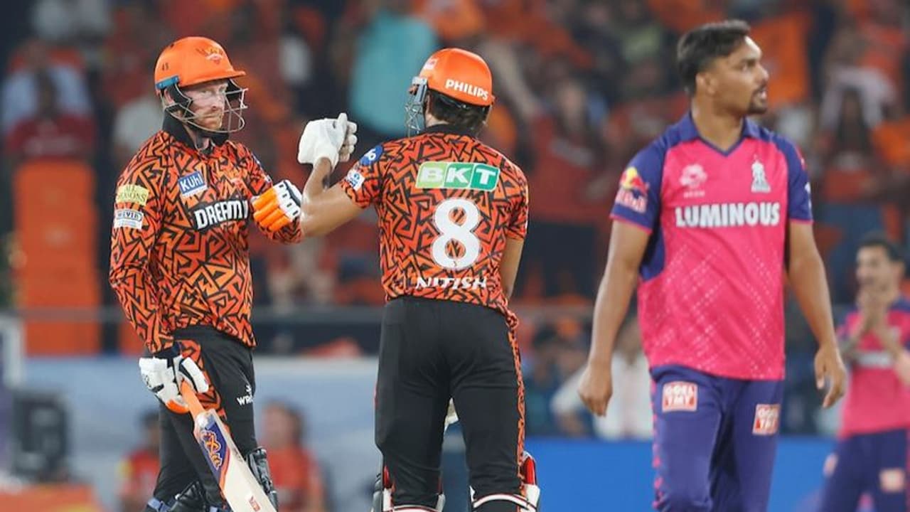 IPL 2024 ಕ್ಲಾಸೆನ್ ಕ್ಲಾಸಿಕ್ ಫಿಫ್ಟಿ; ರಾಜಸ್ಥಾನಕ್ಕೆ ಸವಾಲಿನ ಗುರಿ ನೀಡಿದ ಆರೆಂಜ್ ಆರ್ಮಿ IPL 2024 ಕ್ಲಾಸೆನ್ ಕ್ಲಾಸಿಕ್ ಫಿಫ್ಟಿ; ರಾಜಸ್ಥಾನಕ್ಕೆ ಸವಾಲಿನ ಗುರಿ ನೀಡಿದ ಆರೆಂಜ್ ಆರ್ಮಿ