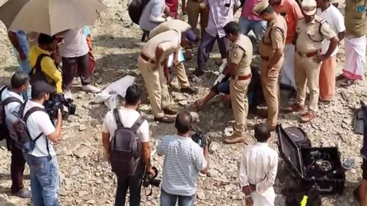 മീൻ പിടിക്കാനെത്തിയ കുട്ടികൾ കരിങ്കൽ ക്വാറിയിൽ കണ്ടത് ഒരു വർഷത്തോളം പഴക്കമുള്ള തലയോട്ടി, അന്വേഷണം മീൻ പിടിക്കാനെത്തിയ കുട്ടികൾ കരിങ്കൽ ക്വാറിയിൽ കണ്ടത് ഒരു വർഷത്തോളം പഴക്കമുള്ള തലയോട്ടി, അന്വേഷണം