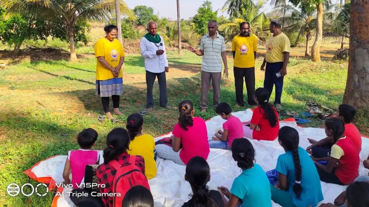 ಆರೋಗ್ಯಕ್ಕೆ ಪೂರಕ ಗಿಡಮೂಲಿಕೆ ಔಷಧಿ ಬಳಕೆಗೆ ಆದ್ಯತೆಯಾಗಲಿ : ಪಂಡಿತ್ ಪರಮಶಿವಯ್ಯ ಆರೋಗ್ಯಕ್ಕೆ ಪೂರಕ ಗಿಡಮೂಲಿಕೆ ಔಷಧಿ ಬಳಕೆಗೆ ಆದ್ಯತೆಯಾಗಲಿ : ಪಂಡಿತ್ ಪರಮಶಿವಯ್ಯ
