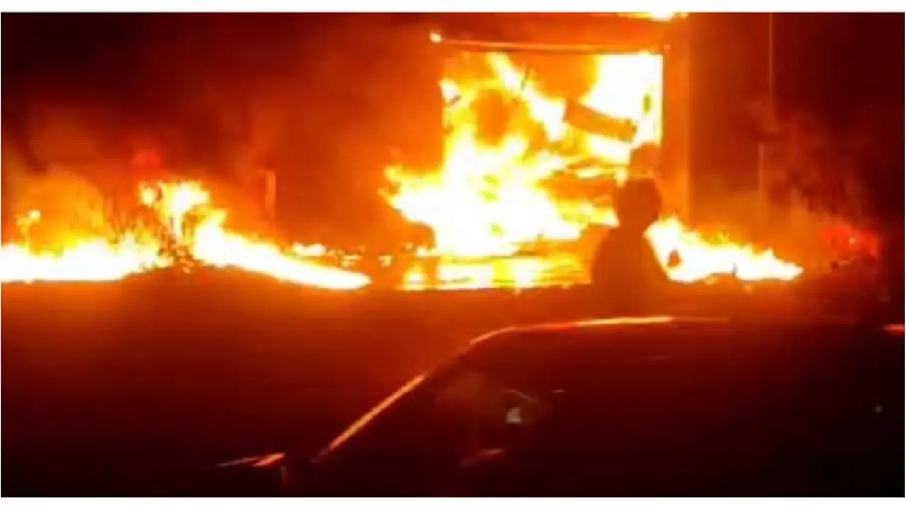 കടയടച്ച് പോയതിന് പിന്നാലെ വന്‍ തീപിടിത്തം; ഉടമക്ക് ലക്ഷങ്ങളുടെ നഷ്ടം