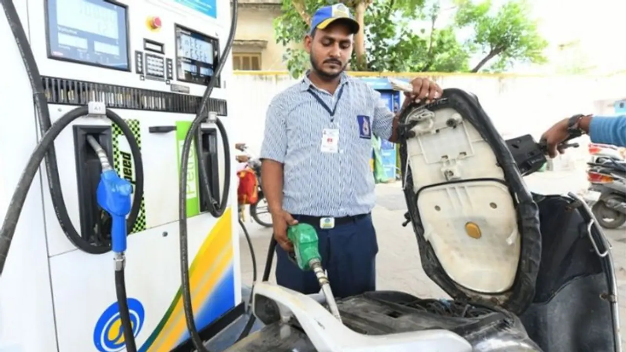 ಹೇಗಿದೆ ನಿಮ್ಮ ನಗರಗಳಲ್ಲಿ ಪೆಟ್ರೋಲ್ ಡೀಸೆಲ್ ದರ ಹೇಗಿದೆ ನಿಮ್ಮ ನಗರಗಳಲ್ಲಿ ಪೆಟ್ರೋಲ್ ಡೀಸೆಲ್ ದರ