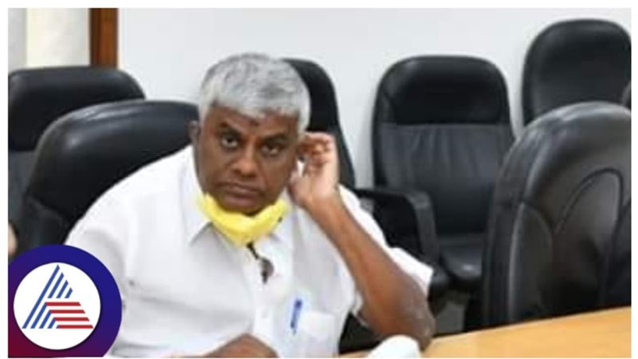 ಅಪಹರಣ ಕೇಸ್: ರೇವಣ್ಣ ಬಂಧಮುಕ್ತ ಬೆನ್ನಲ್ಲೇ ಟೆಂಪಲ್ರನ್..! ಅಪಹರಣ ಕೇಸ್: ರೇವಣ್ಣ ಬಂಧಮುಕ್ತ ಬೆನ್ನಲ್ಲೇ ಟೆಂಪಲ್ರನ್..!